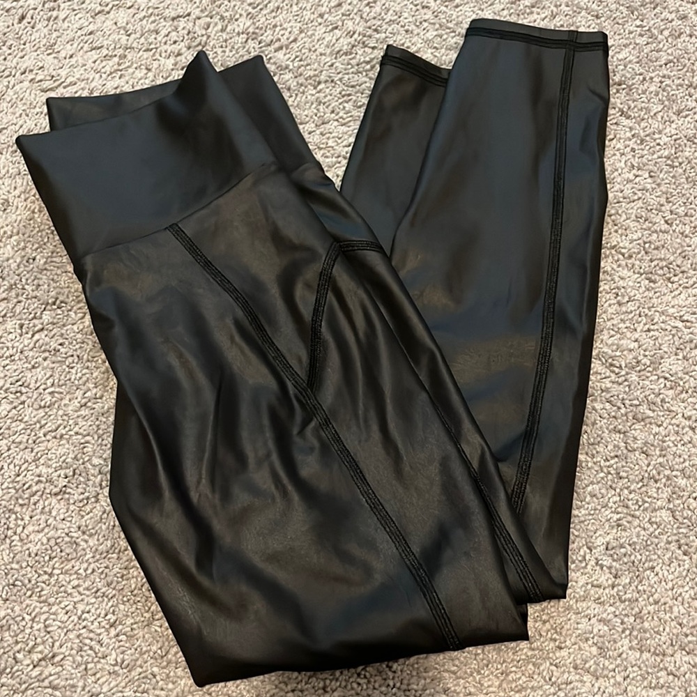 Michi cropped leggings NWOT